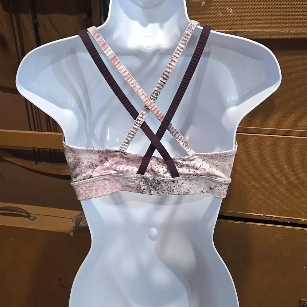 LULULEMON ENERGY BRA SUGAR CRUSH SIZE 8. #7017 - Picture 7 of 10